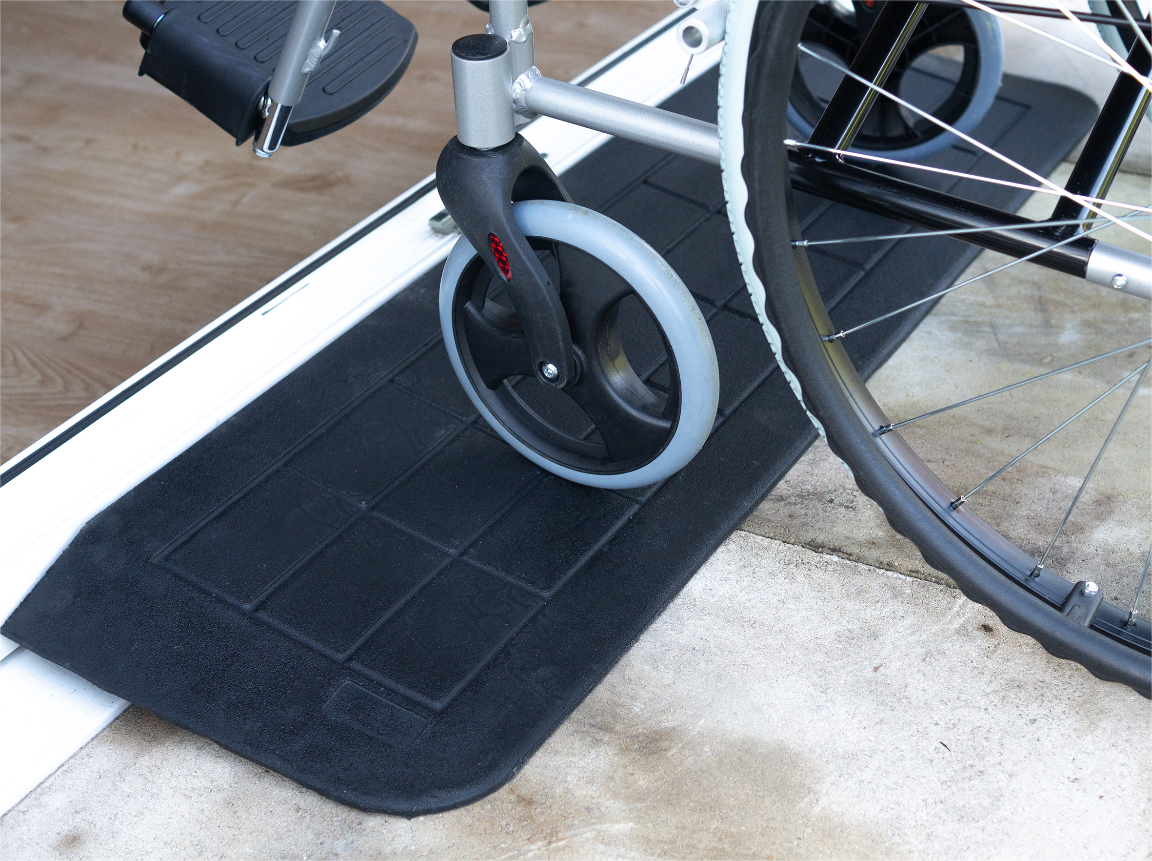 Easy Edge Threshold Rubber Ramp - Image 2