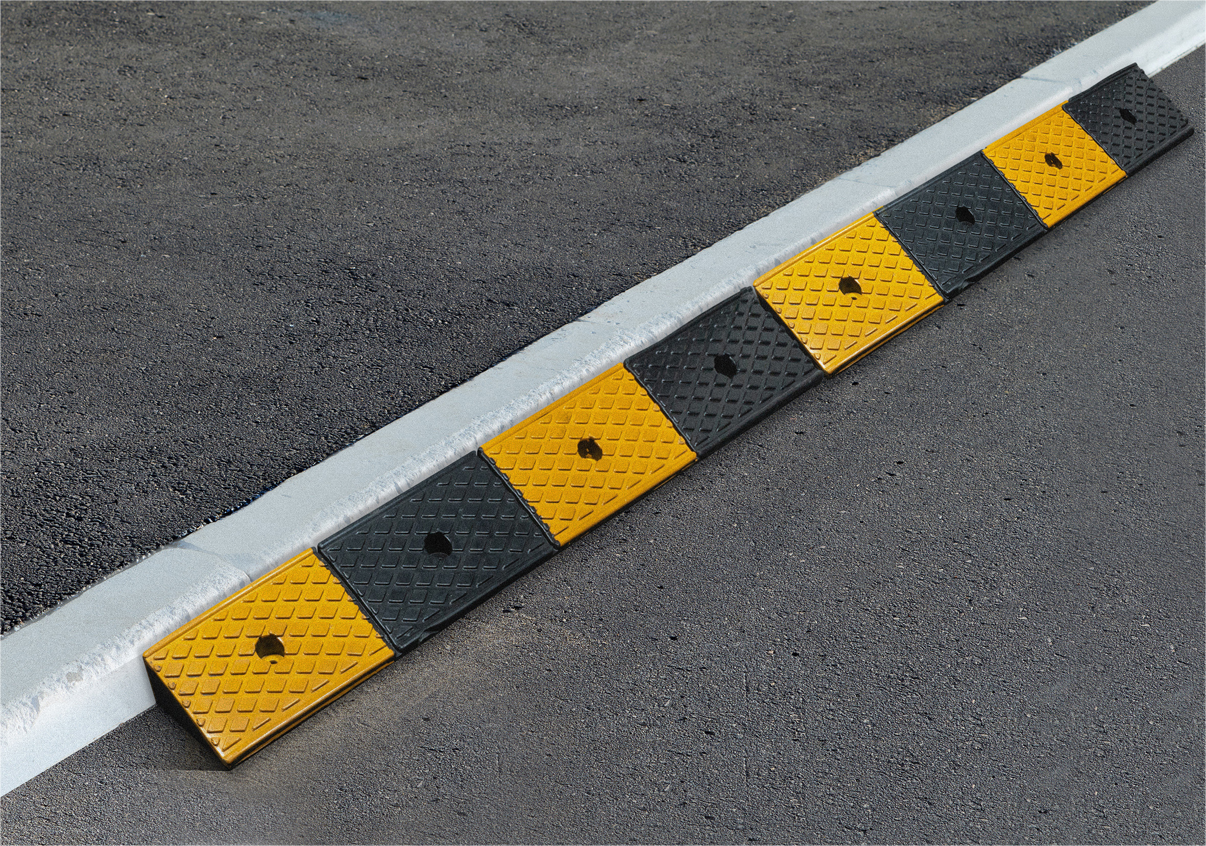 1.5" High Rubber Threshold Ramp