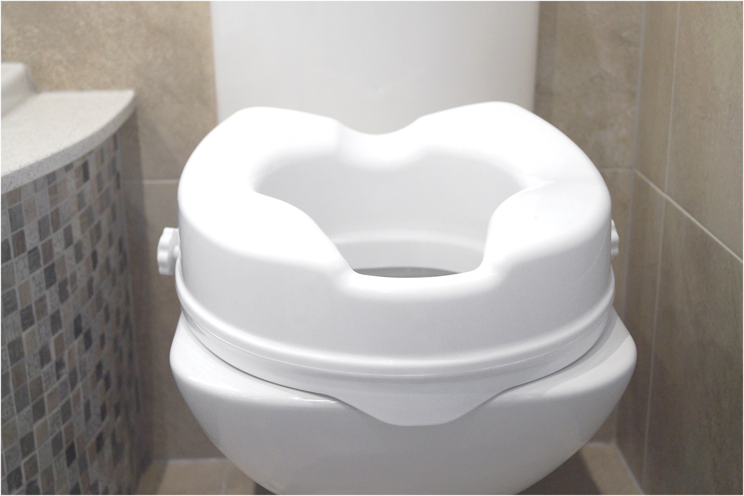 The Viscount Raised Toilet Seat without Lid - Image 7