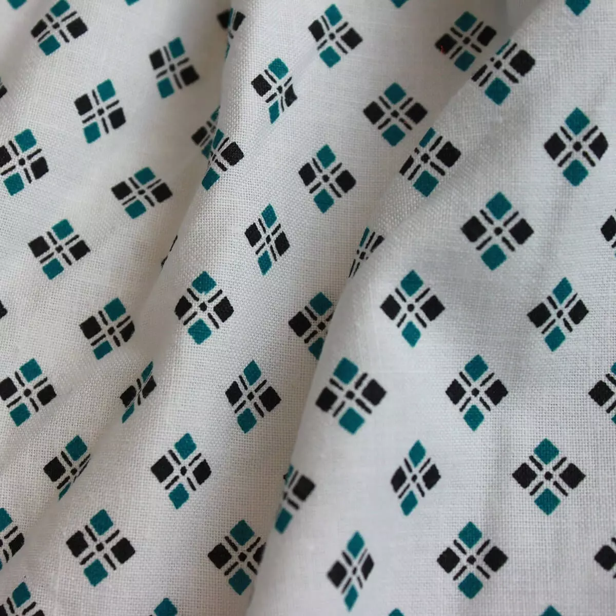 Three Arm Toga Hospital Gown One Size - Image 4